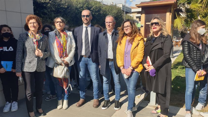 La città che legge: in piazza Monumento la festa dei libri