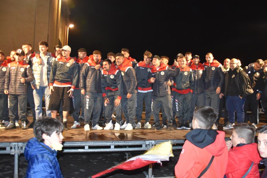 La festa del Termoli calcio in piazza Sant'Antonio