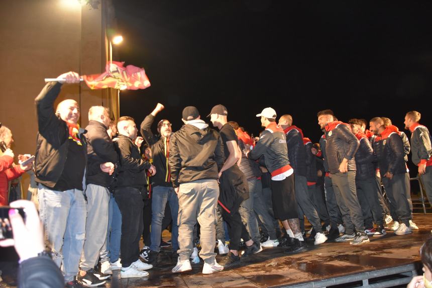 La festa del Termoli calcio in piazza Sant'Antonio