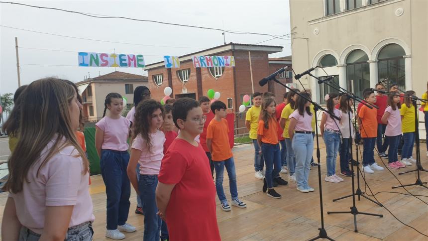 ‘Insieme in armonia’, successo per la recita degli studenti del ‘Vincenzo Cuoco’ 