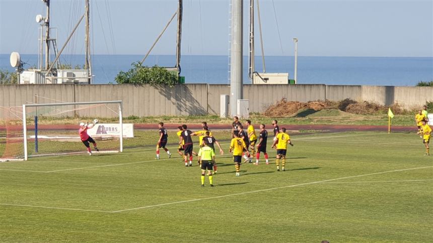 Stagione infinita per il calcio termolese, Termoli 2016 centra la finale playoff