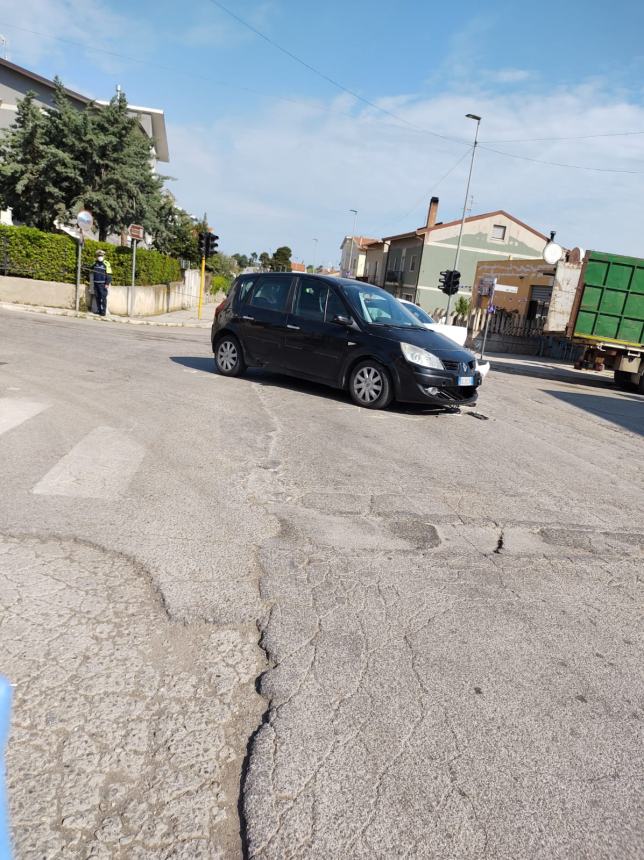 Scontro tra due auto a Nuova Cliternia