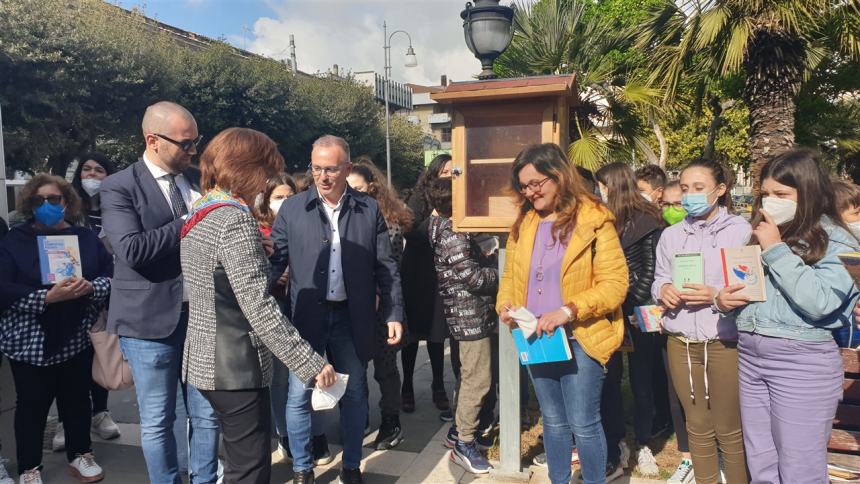 La città che legge: in piazza Monumento la festa dei libri