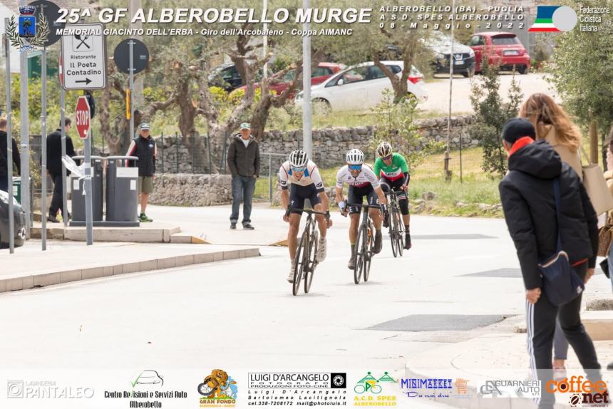 Alessio De Santis vince in volata la 25^ Mediofondo Alberobello-Murge