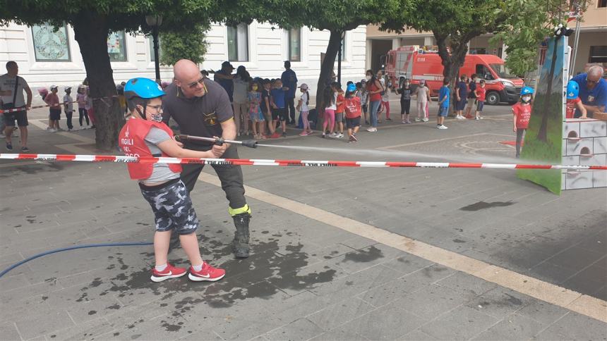 Pompieropoli, studenti termolesi a lezione dai Vigili del fuoco