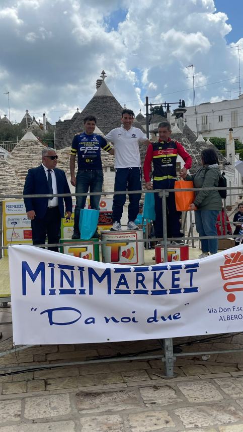 Alessio De Santis vince in volata la 25^ Mediofondo Alberobello-Murge