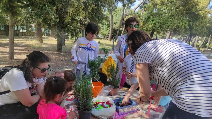 Grande successo dell’iniziativa “Adotta le aromatiche alla Villa”