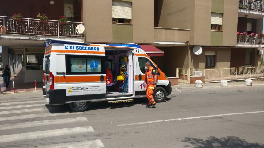 Malore in strada tra Corso Mazzini e via Alcide De Gasperi, muore un 63enne