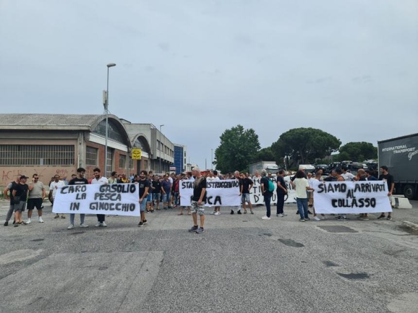Marineria di Vasto in protesta ad Ancona: "Siamo al collasso"