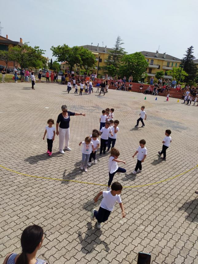 Piccoli eroi a scuola, bambini dell’infanzia di Difesa Grande alle prese con lo sport