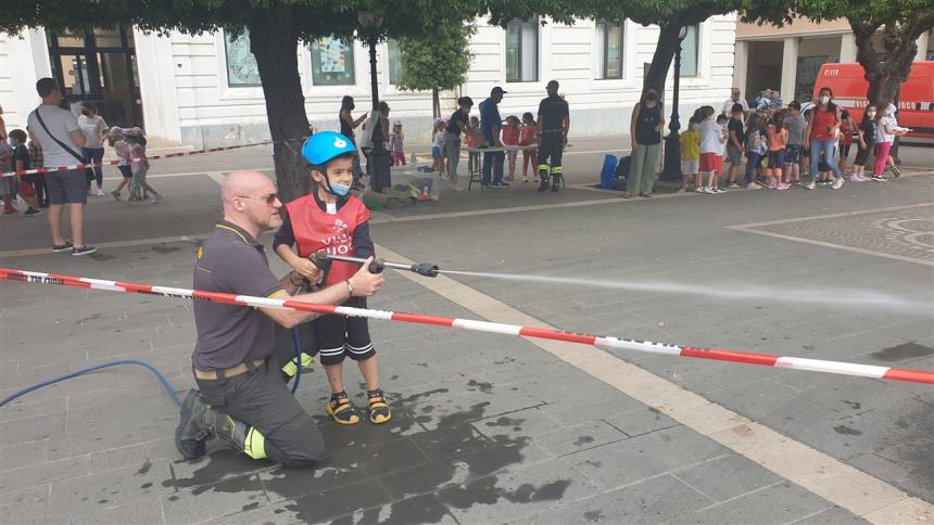 Pompieropoli, studenti termolesi a lezione dai Vigili del fuoco