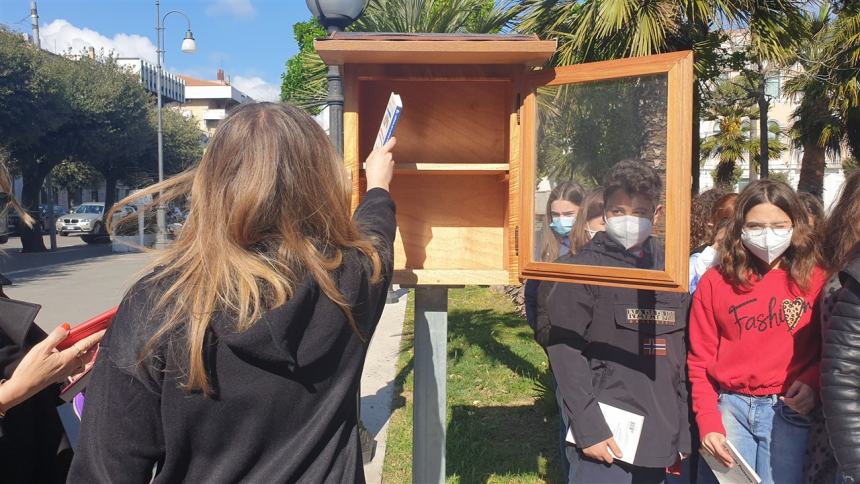 La città che legge: in piazza Monumento la festa dei libri