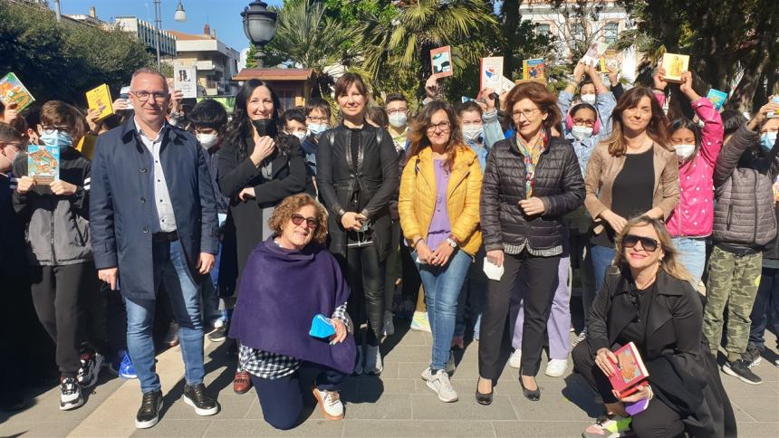 La città che legge: in piazza Monumento la festa dei libri