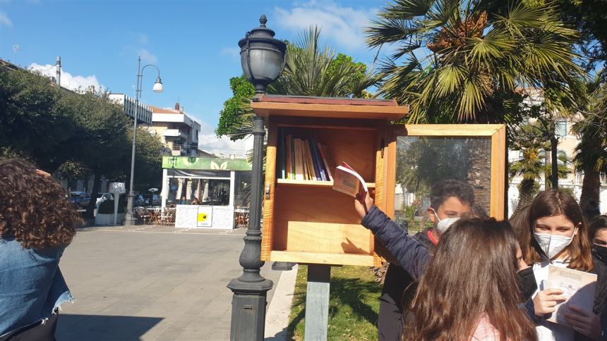 La città che legge: in piazza Monumento la festa dei libri