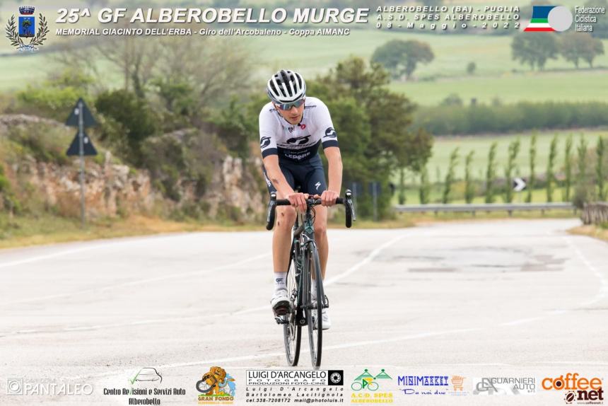 Alessio De Santis vince in volata la 25^ Mediofondo Alberobello-Murge