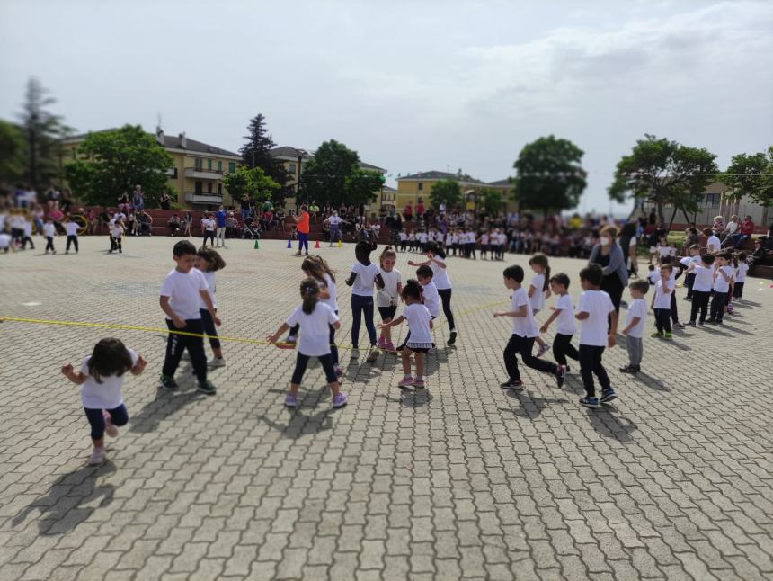 Piccoli eroi a scuola, bambini dell’infanzia di Difesa Grande alle prese con lo sport