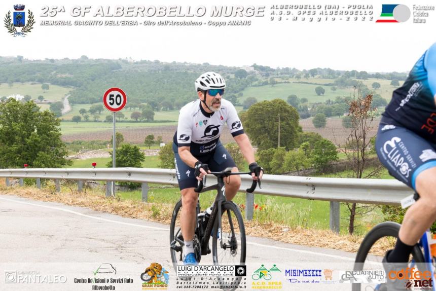 Alessio De Santis vince in volata la 25^ Mediofondo Alberobello-Murge