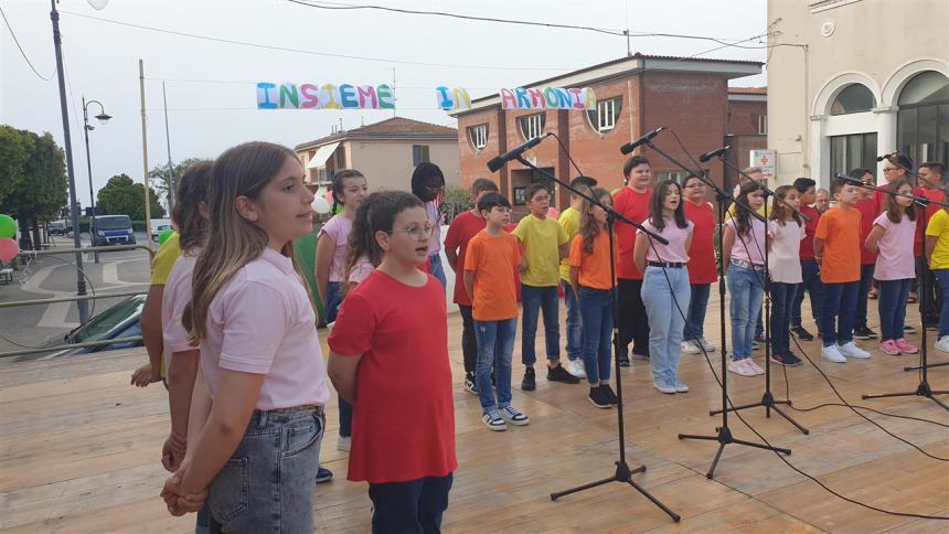 ‘Insieme in armonia’, successo per la recita degli studenti del ‘Vincenzo Cuoco’ 