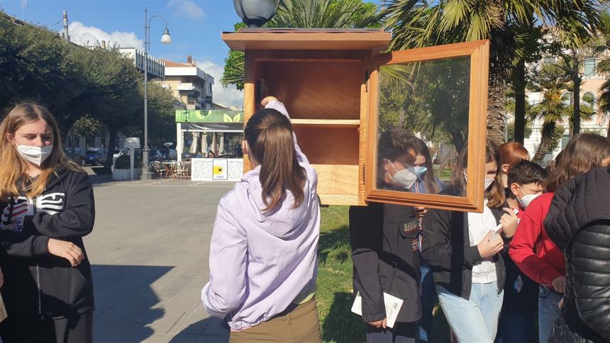 La città che legge: in piazza Monumento la festa dei libri