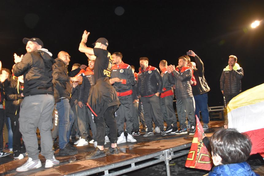 La festa del Termoli calcio in piazza Sant'Antonio