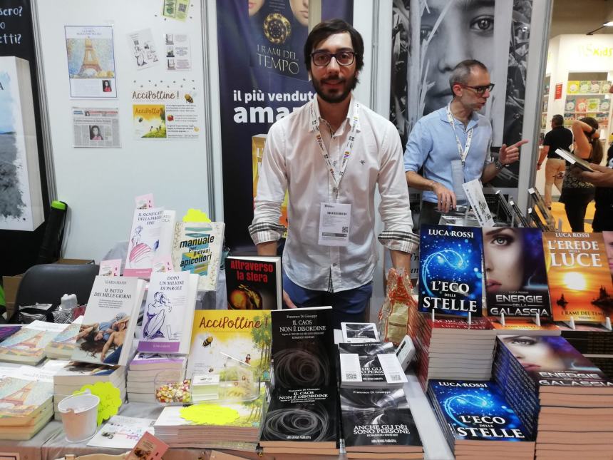 Lo scrittore Francesco Di Giuseppe alla “Fiera Internazionale del Libro” di Torino