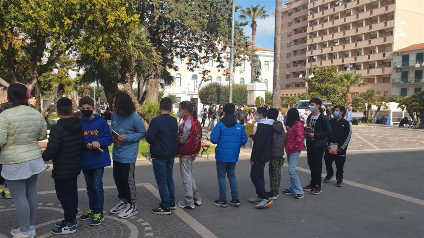 La città che legge: in piazza Monumento la festa dei libri