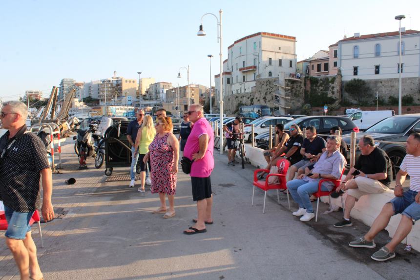 La protesta di ieri sera al porto di Termoli