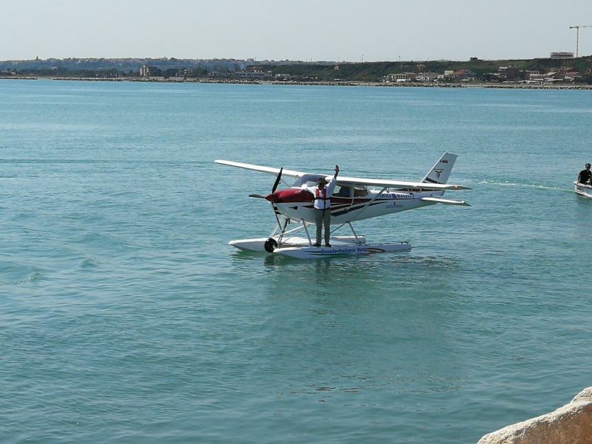 Idrovolanti al porto turistico di Termoli