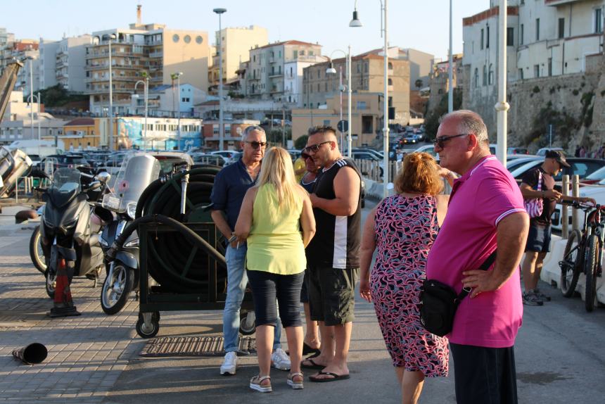 La protesta di ieri sera al porto di Termoli