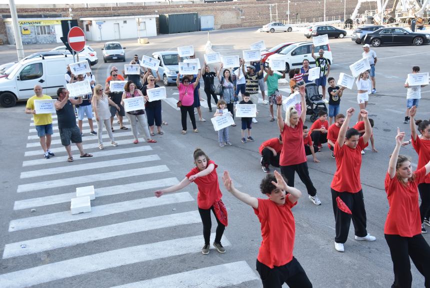 Flash mob al porto di Termoli