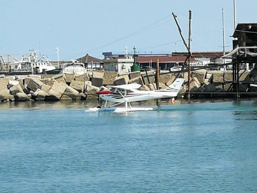 Idrovolanti al porto turistico di Termoli