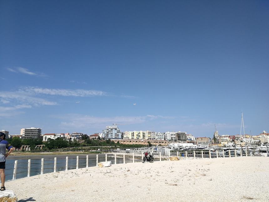 Idrovolanti al porto turistico di Termoli