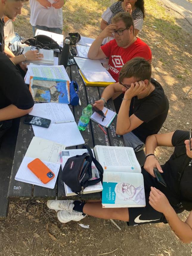 Studenti dell'istituto nautico ripassano al parco