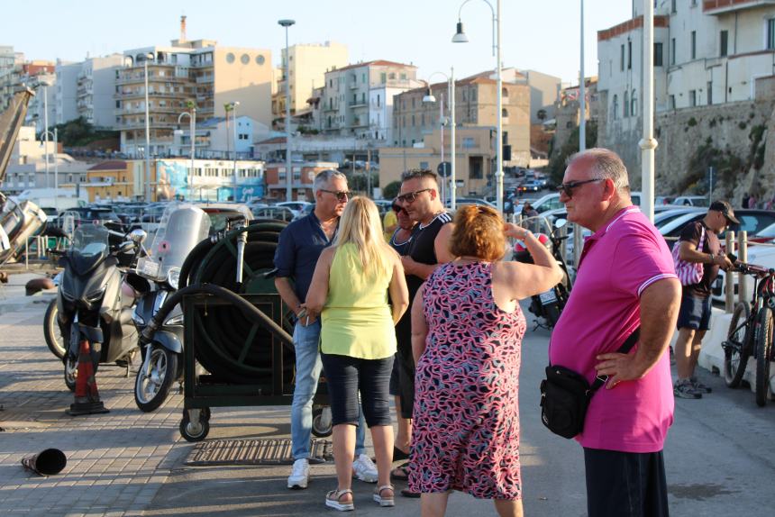 La protesta di ieri sera al porto di Termoli