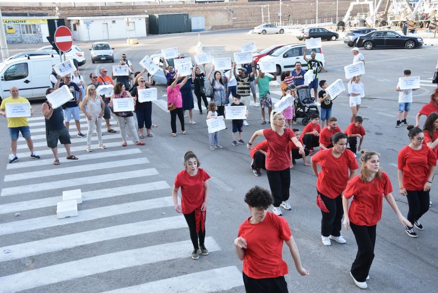 Flash mob al porto di Termoli