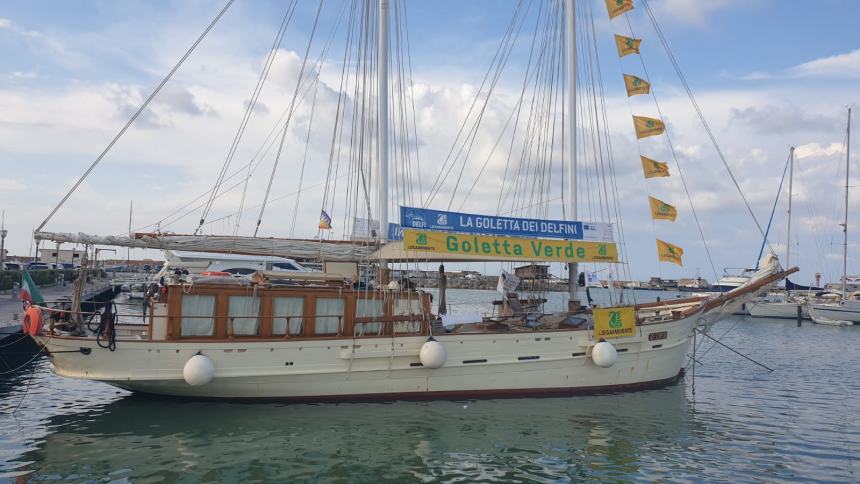 Goletta Verde al porto di Termoli