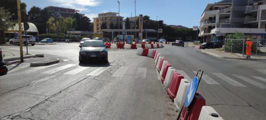 Rotatoria al Terminal bus di via Martiri della Resistenza