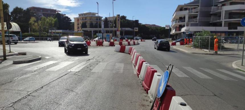 Rotatoria al Terminal bus di via Martiri della Resistenza