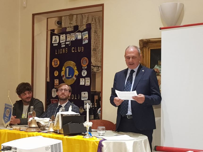 Lions club Termoli Host, Nicola Ricciuti riceve il martelletto da Giovanni Di Girolamo