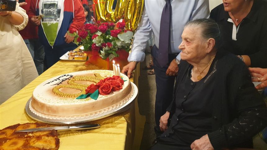 100 anni di zia Isolina: i festeggiamenti