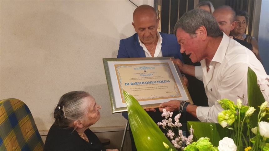 100 anni di zia Isolina: i festeggiamenti