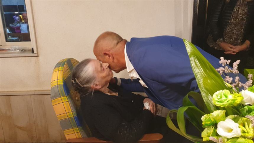 100 anni di zia Isolina: i festeggiamenti