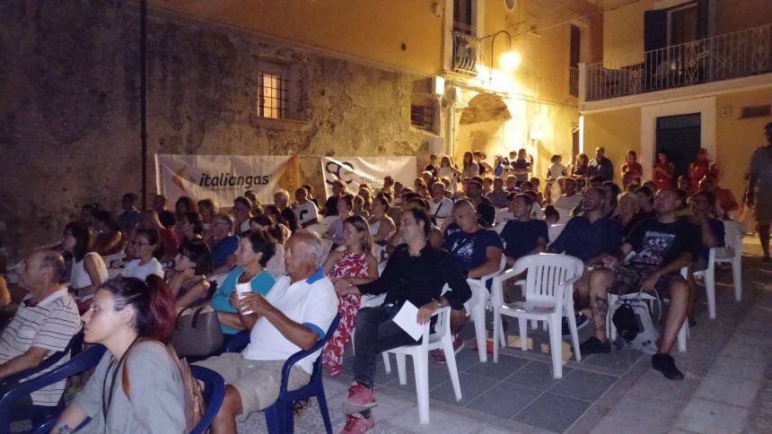 Largo Tornola bacia la prima dell'Alta Marea Film Festival