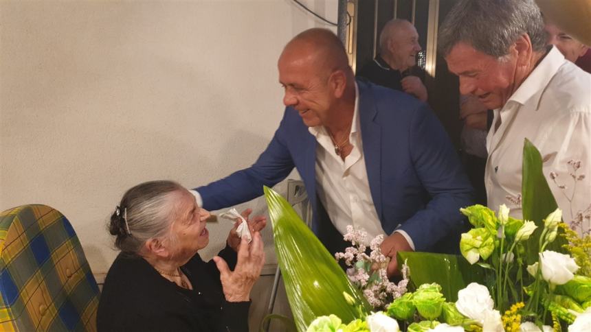 100 anni di zia Isolina: i festeggiamenti