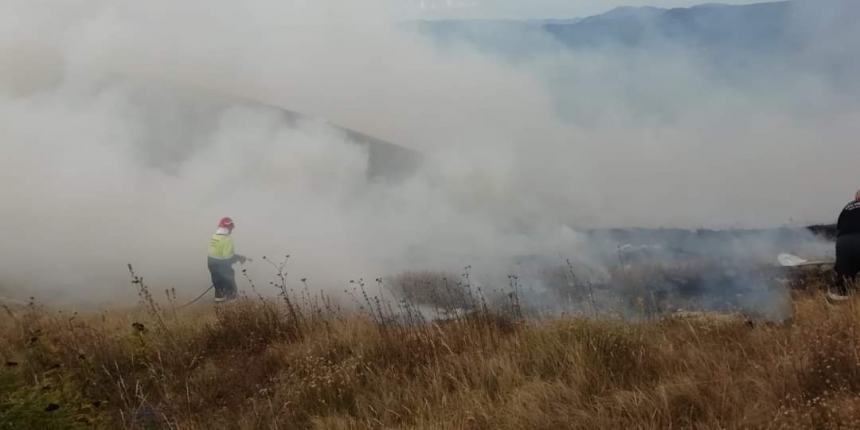 Inferno di fuoco tra Schiavi e Castiglione, in fiamme più di 50 ettari di terreno