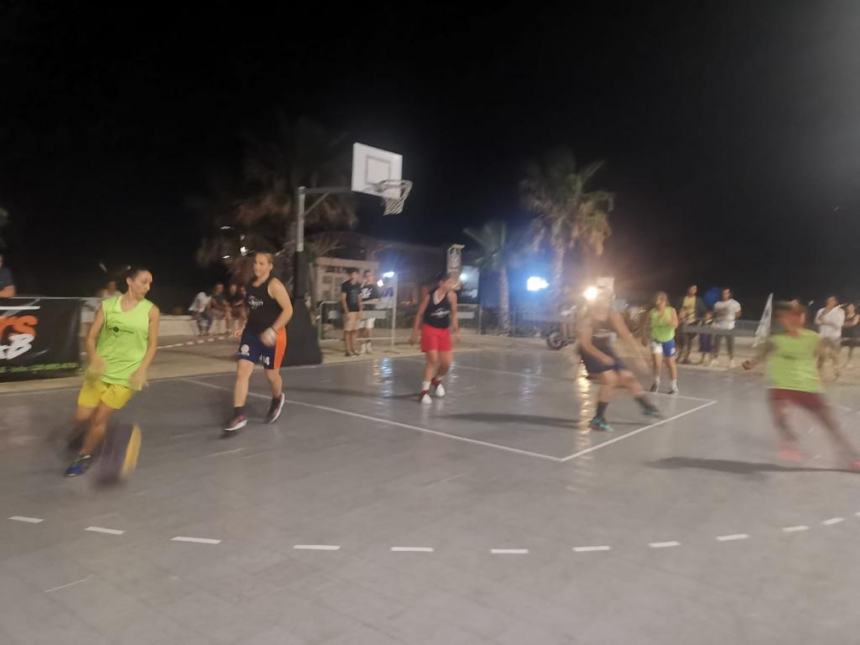 Street basket impazza sul lungomare: 41 squadre al memorial Michele Guardascione