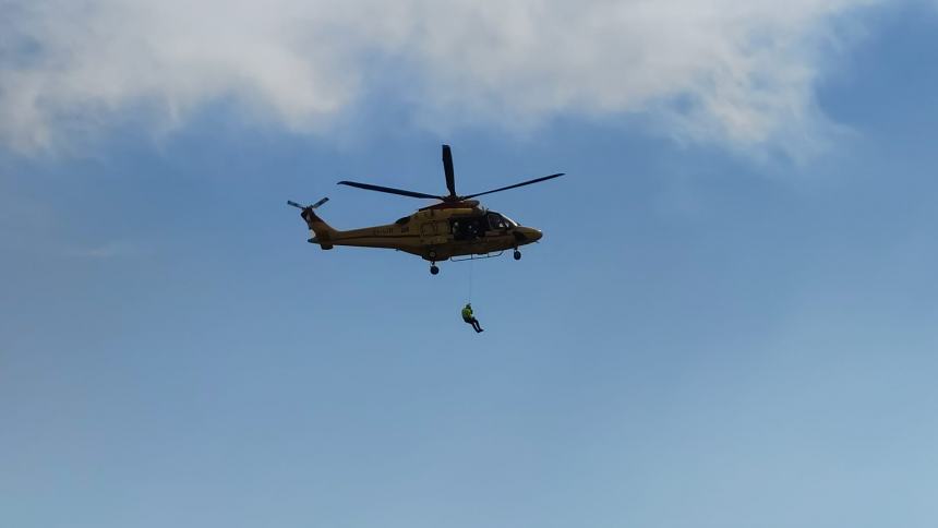 I soccorritori arrivati col 118 in elicottero