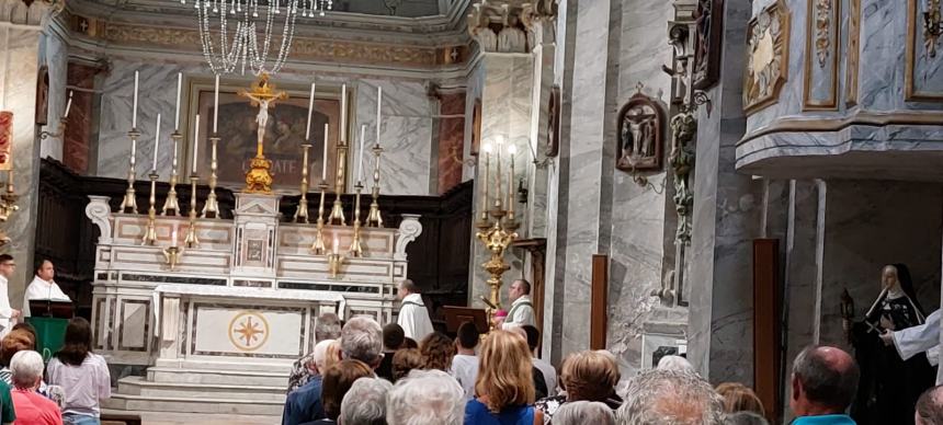 Monsignor Domenico D'Ambrosio celebra la messa di suffragio per Vincenzo Mattia a Guglionesi