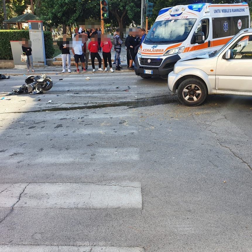 Scontro auto-scooter feriti due 15enni, trasferiti in elisoccorso a Chieti