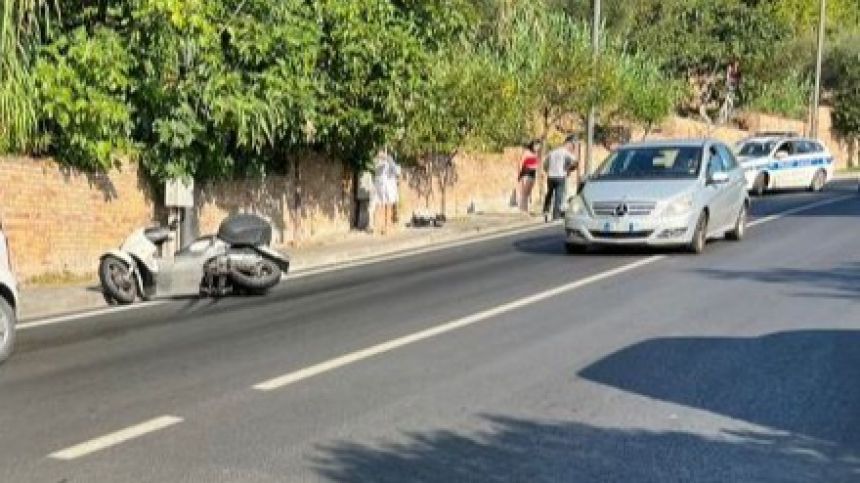 Vasto: Macchia D'olio Su Via Istonia, Coppia Cade Dallo Scooterone E ...